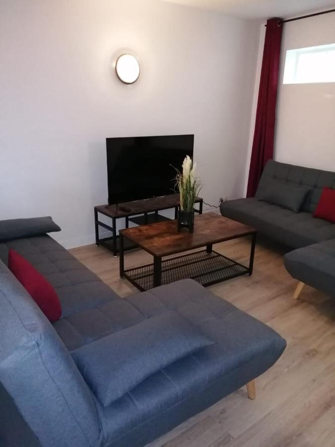 Appatement T3 Meuble A Neuf Apartment Поатие Екстериор снимка